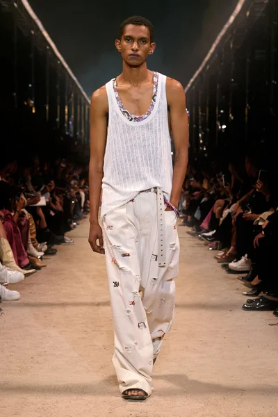Look 19